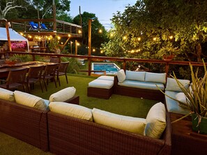 Outdoor dining - Surfer Shack 2 King Bedrooms (1 is a Loft) (East End)