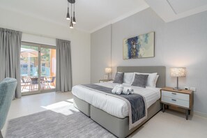 3 bedrooms - Luxury 300m2 Townhouse Beach Gym Private Pool 2 (Dubai)