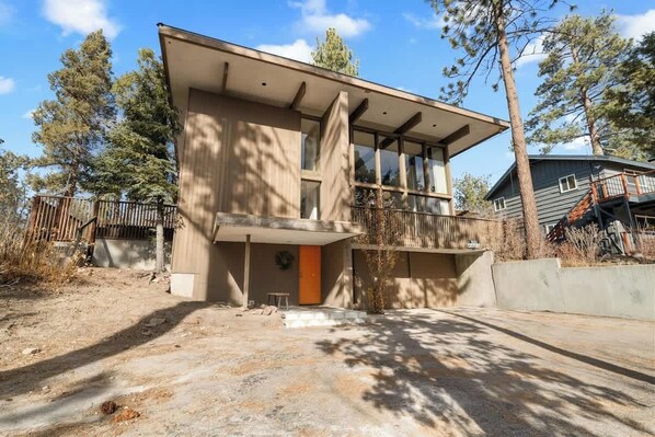 Exterior - Casa Eliiana • Close to Bear Mtn Parking • Spa (Big Bear Lake)