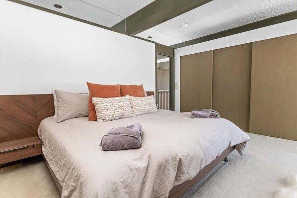 3 habitaciones, tabla de planchar con plancha, cuna de viaje y wifi