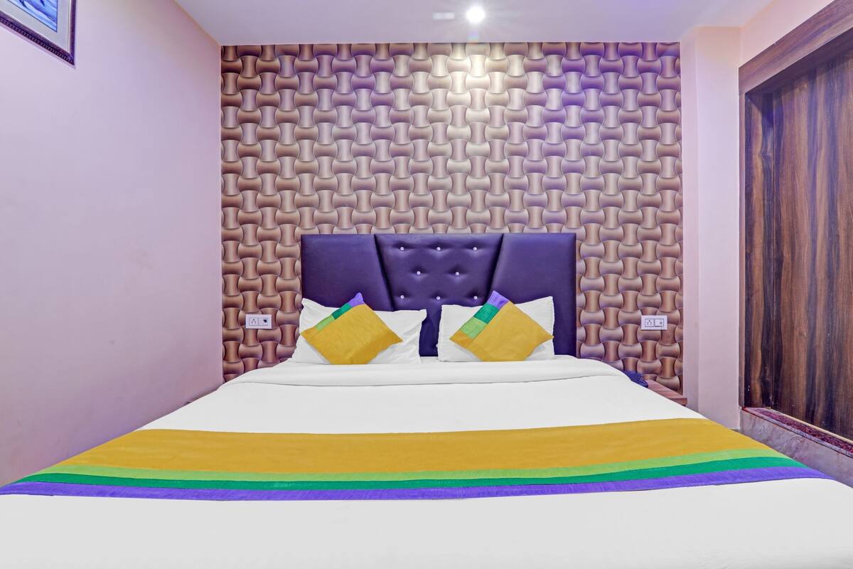 Economy Double Room | Desk, iron/ironing board (on request)