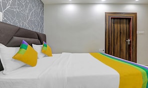 Standard-Doppelzimmer | Schreibtisch, Bügeleisen/Bügelbrett