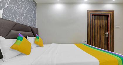 Itsy Hotels Royal Galaxy - 3 km from Sangam