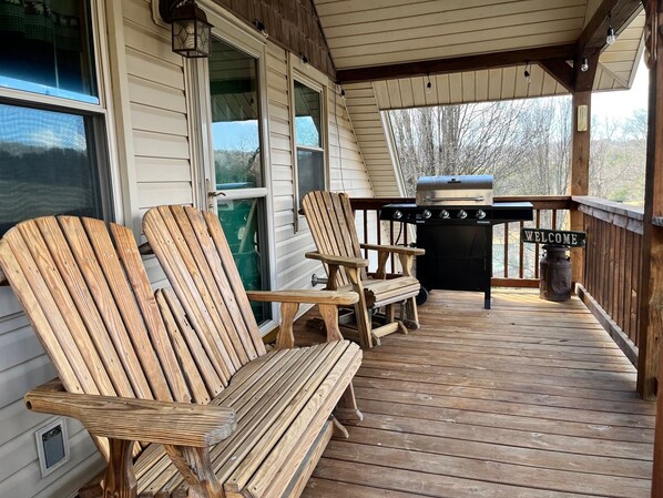 Property grounds - Views, Near Wineries, Breweries, Hiking, Biking! (Fleetwood)