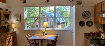 Hemlock Knowle Farm - Lovely Private 1 Bedroom Apartment on Secluded Horse Farm