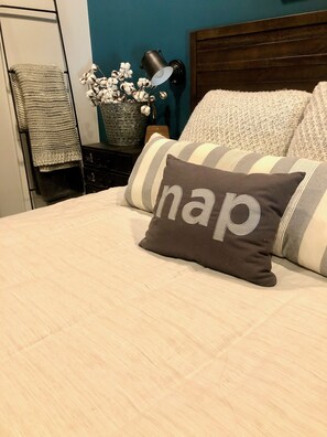 1 chambre, lit parapluie, Wi-Fi gratuit, draps fournis