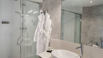Superior Room | Bathroom