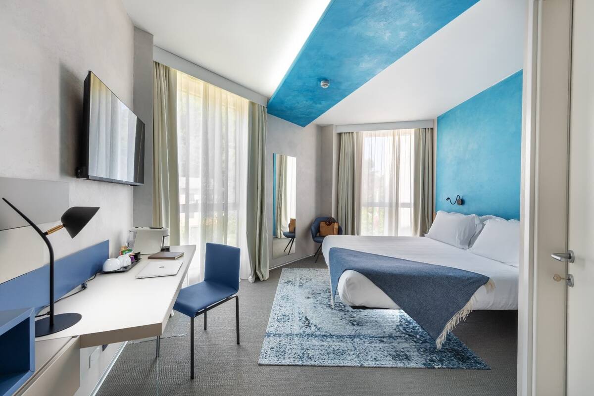 Minibar, in-room safe, blackout drapes, soundproofing