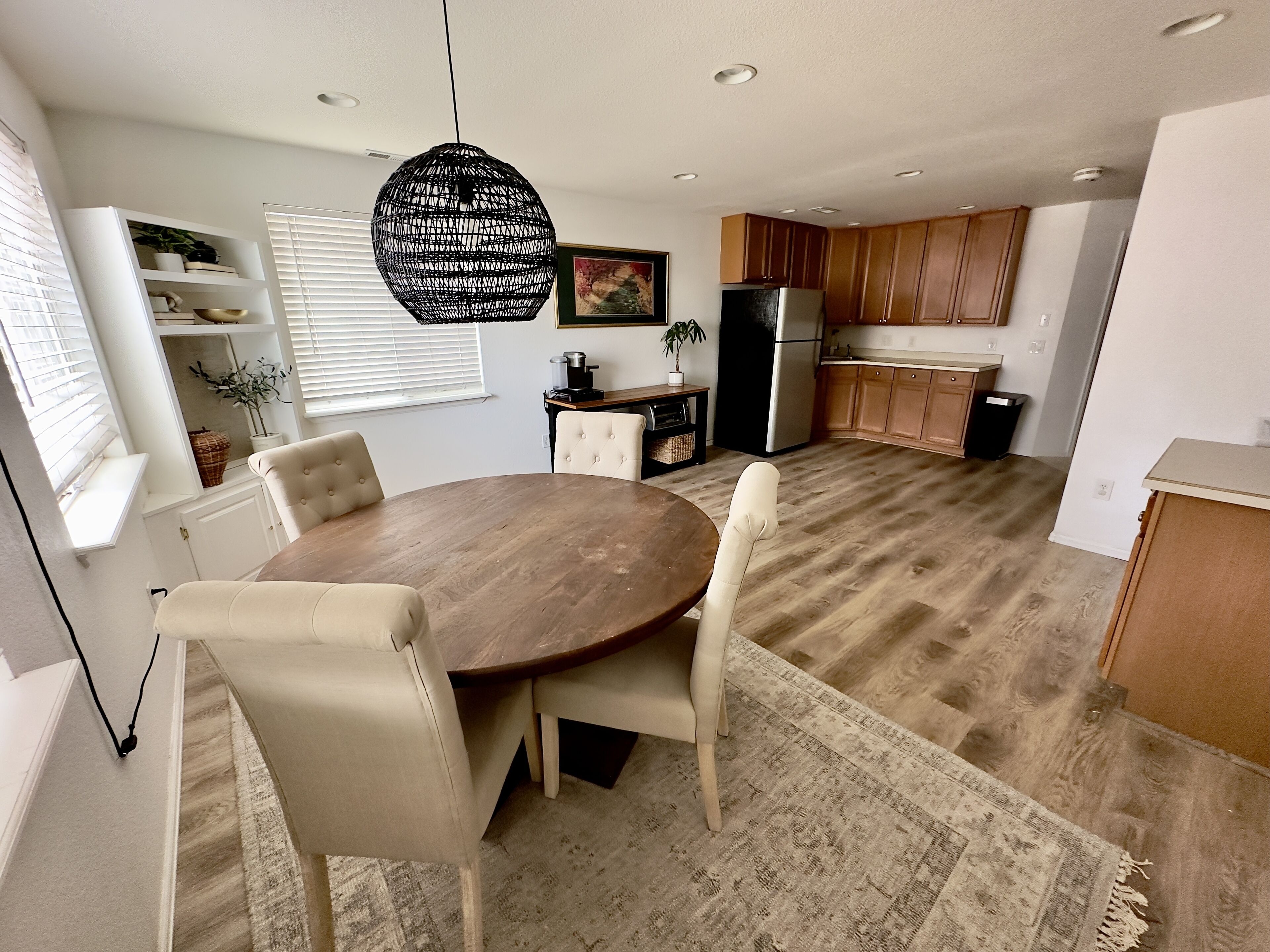 Cozy basement suite 5 min drive to Garden of the Gods