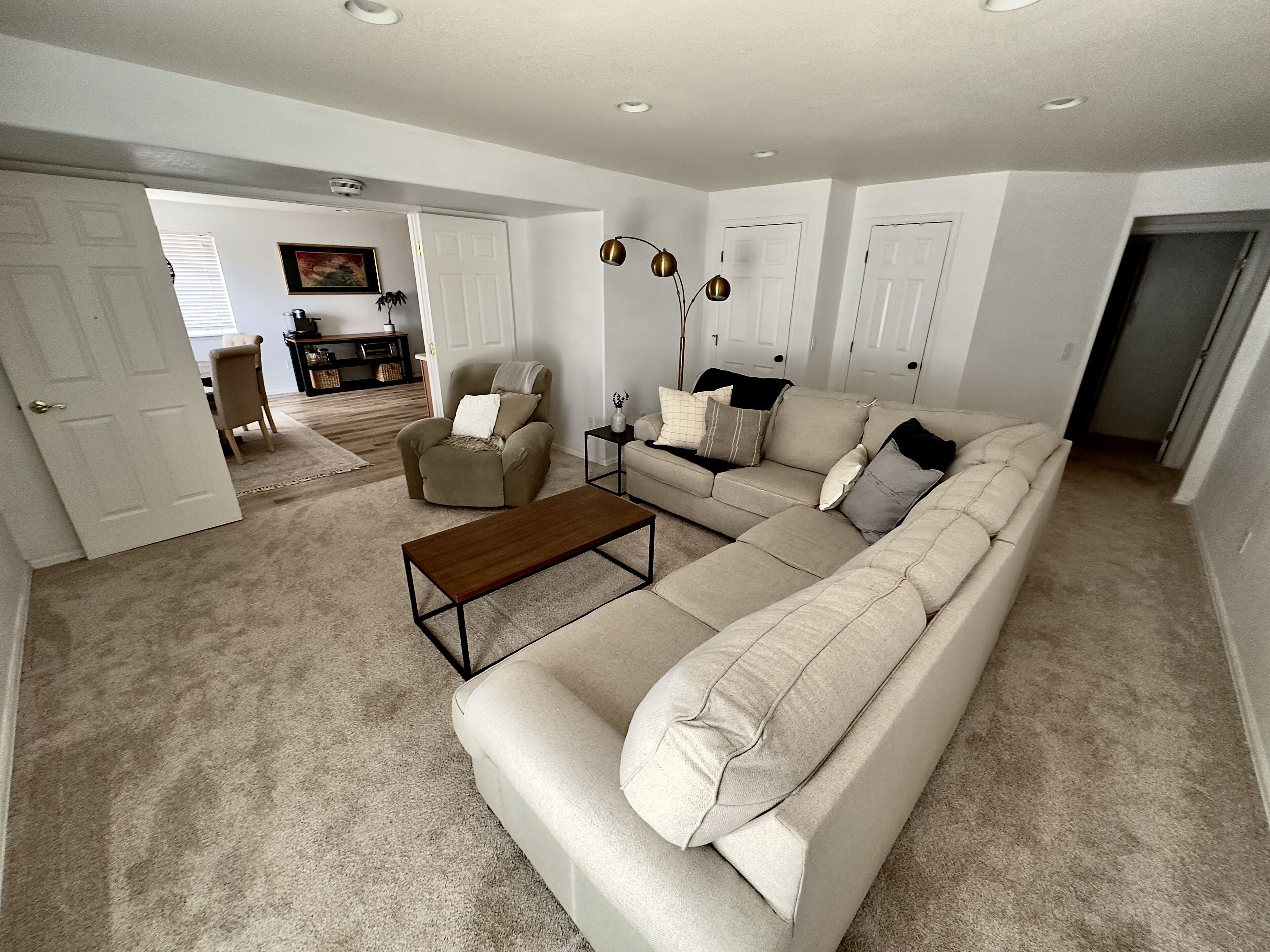 Cozy basement suite 5 min drive to Garden of the Gods