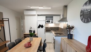 Fridge, microwave, oven, stovetop - Riboleys - T4 avec clim et piscine à 400m de la mer (Vias)