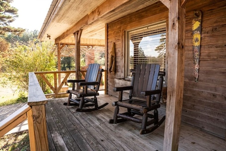 Terrace/patio. Nebo’s Foot, Hike&Bike Cabin Escape at Mt. Nebo