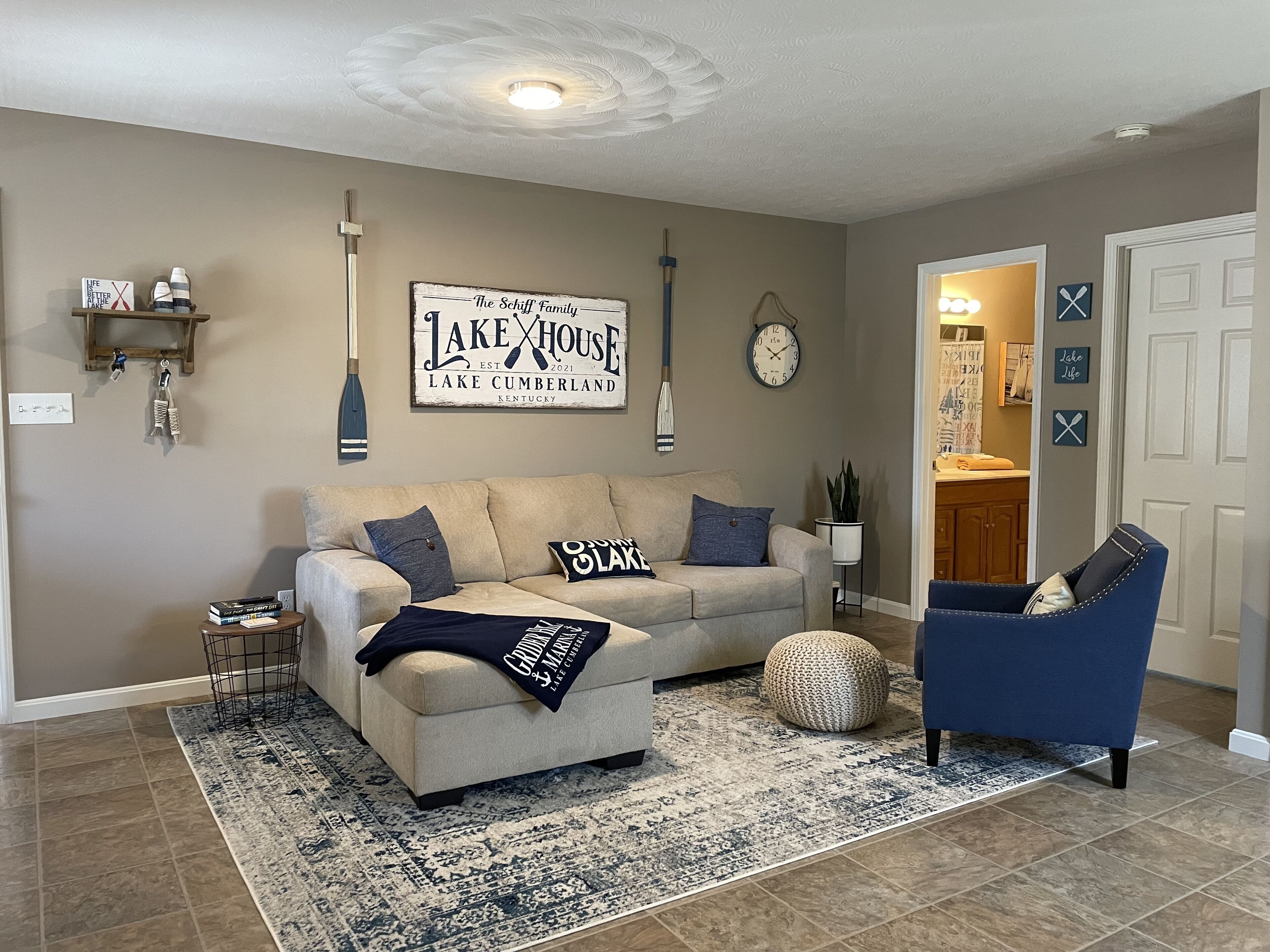 Lake house 1/3 mi. from Alli-1.  Plenty of space for boat/ trailer parking.