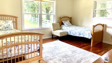 4 bedrooms, WiFi, bed sheets