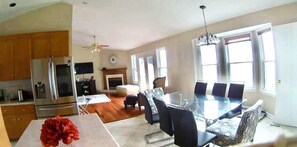 Dining - Amazing waterfront retreat on the potomac river (Stafford)
