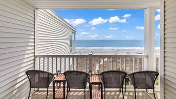 Signature appartement, 2 slaapkamers, balkon, uitzicht op het strand | Balkon