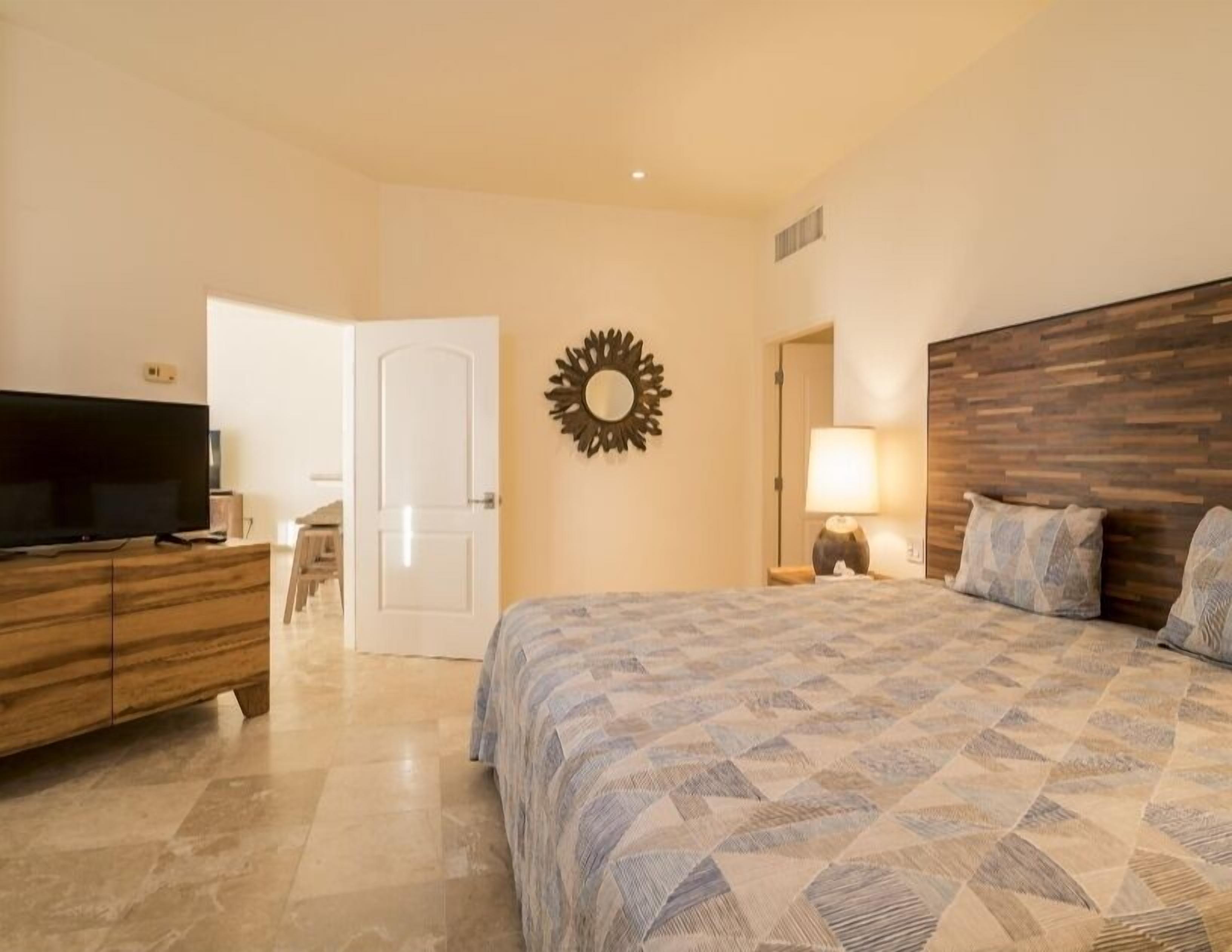 Ocean View Condo at Pool-Beach and Golf Resort with Concierge, Maids and Chef - Meal Services