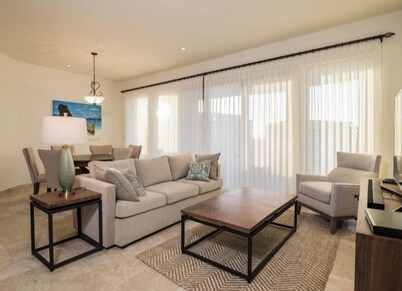 Ocean View Condo at Pool-Beach and Golf Resort with Concierge, Maids and Chef - Meal Services