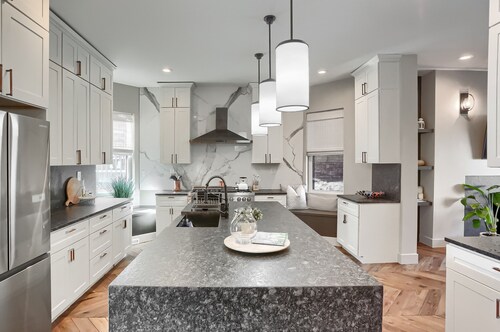 Gameroom, Gym + 2 King Suites • Book Your Stay!