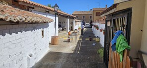 Terrace/patio - RURAL ENVIRONMENT, land of fields and vineyards.GORDONCILLO (Gordoncillo)