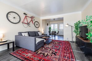 TV, Netflix, strømmetjenester og kontorer