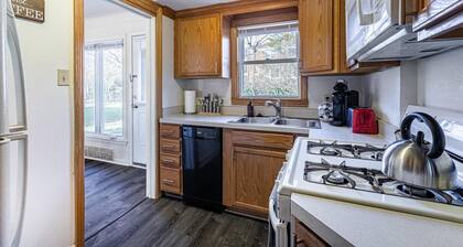 Clean, Fresh and Homey 2BR! Welcome!