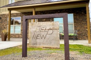 Exterior detail - Fieldview Loft · Brand New Property! Fieldview, close to S Wineries (College Place)