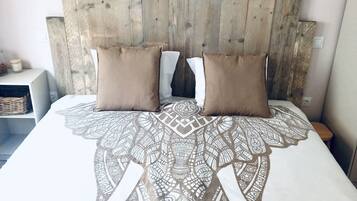 5 dormitorios, tabla de planchar con plancha, wifi gratis y ropa de cama