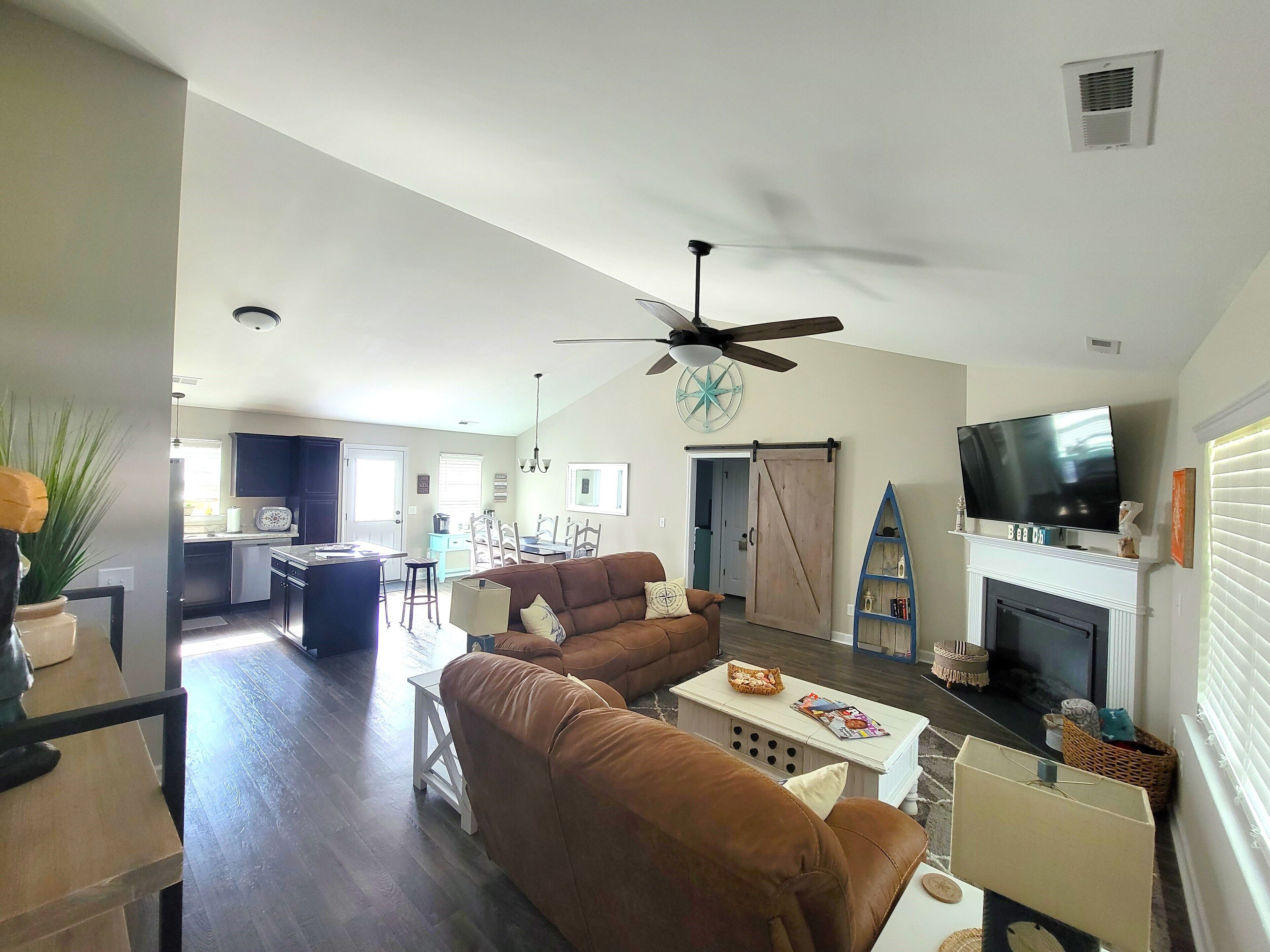 Charming beach house located 10 minutes from Topsail Beaches!