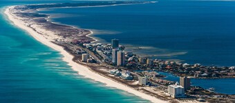 Discounted Rates ~ Palm Beach Club ~ Edge of Paradise ~ Steps to Gulf & Sound