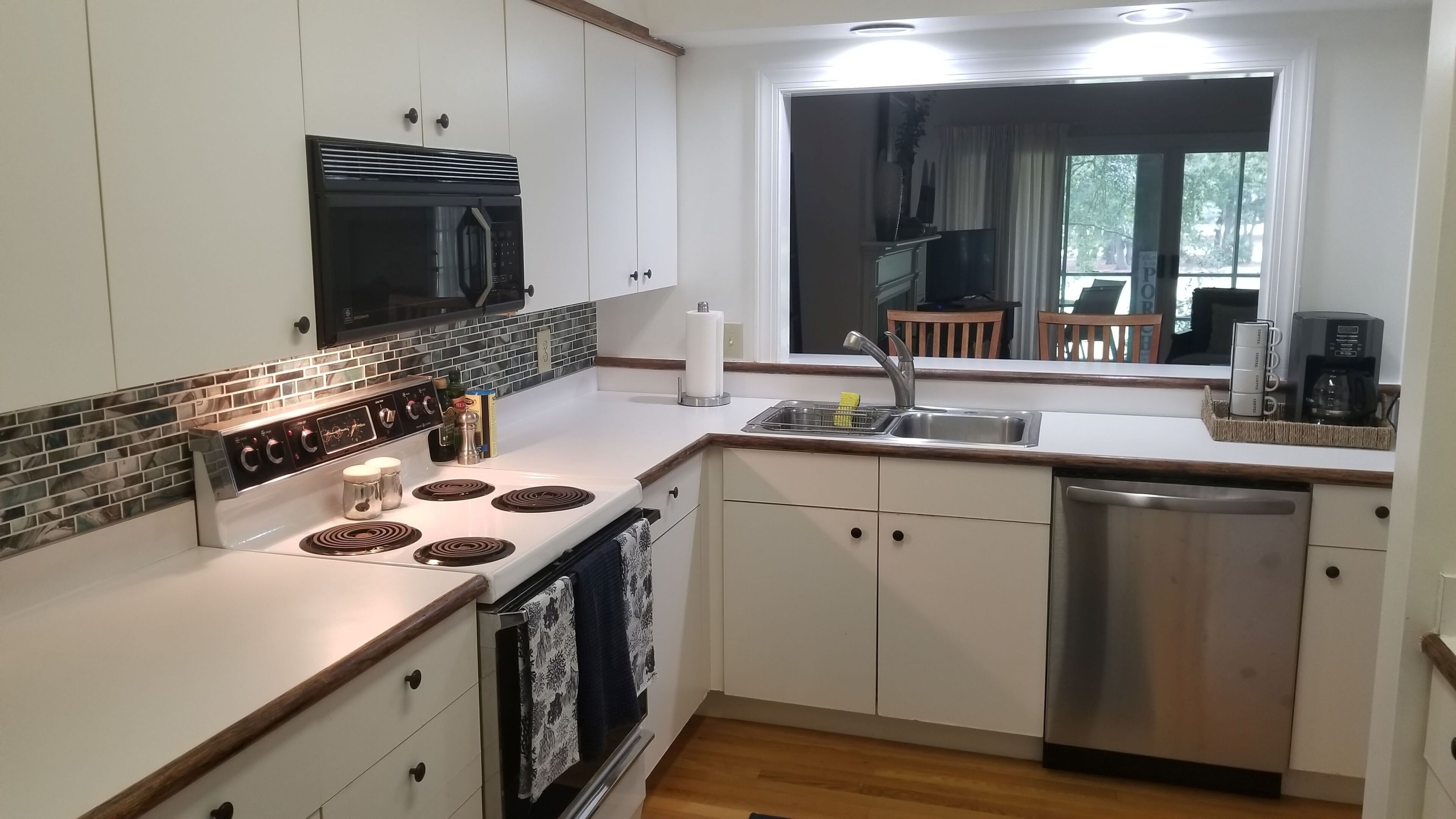 Spacious 2 large bedrooms w/ ensuite baths-no management fee. On the 9th fairway