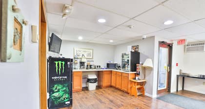 OYO Hotel Pipestone MN, Canterbury Park