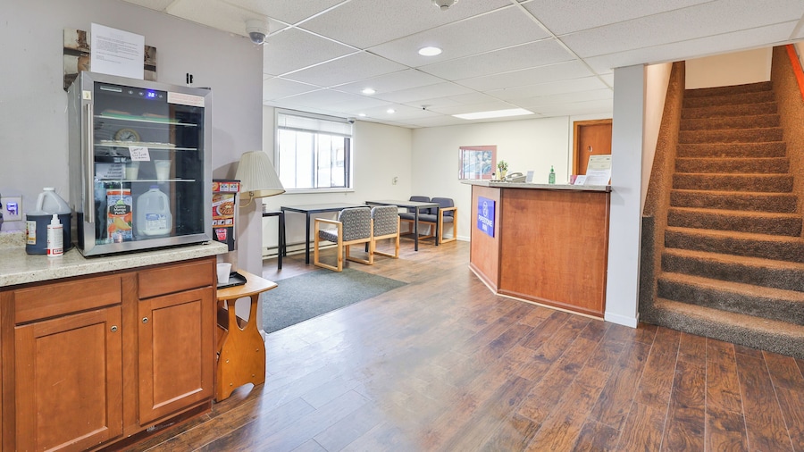 OYO Hotel Pipestone MN, Canterbury Park