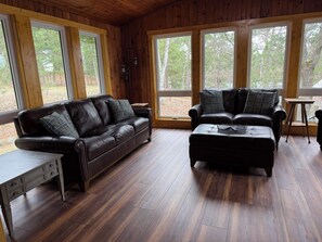 Smart TV, DVD player, table tennis, offices