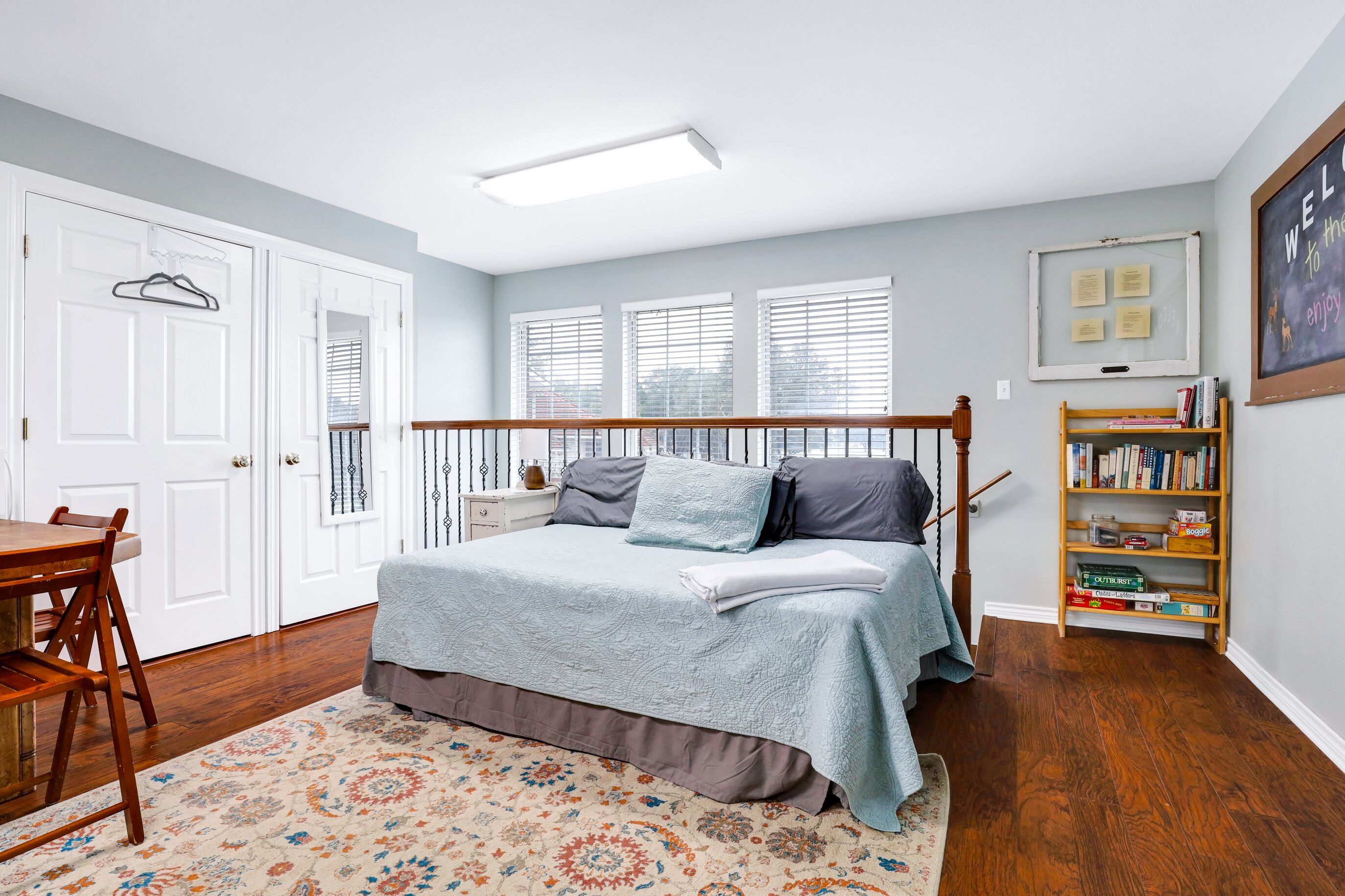 Studio apartment with golf course view halfway between SA and Boerne