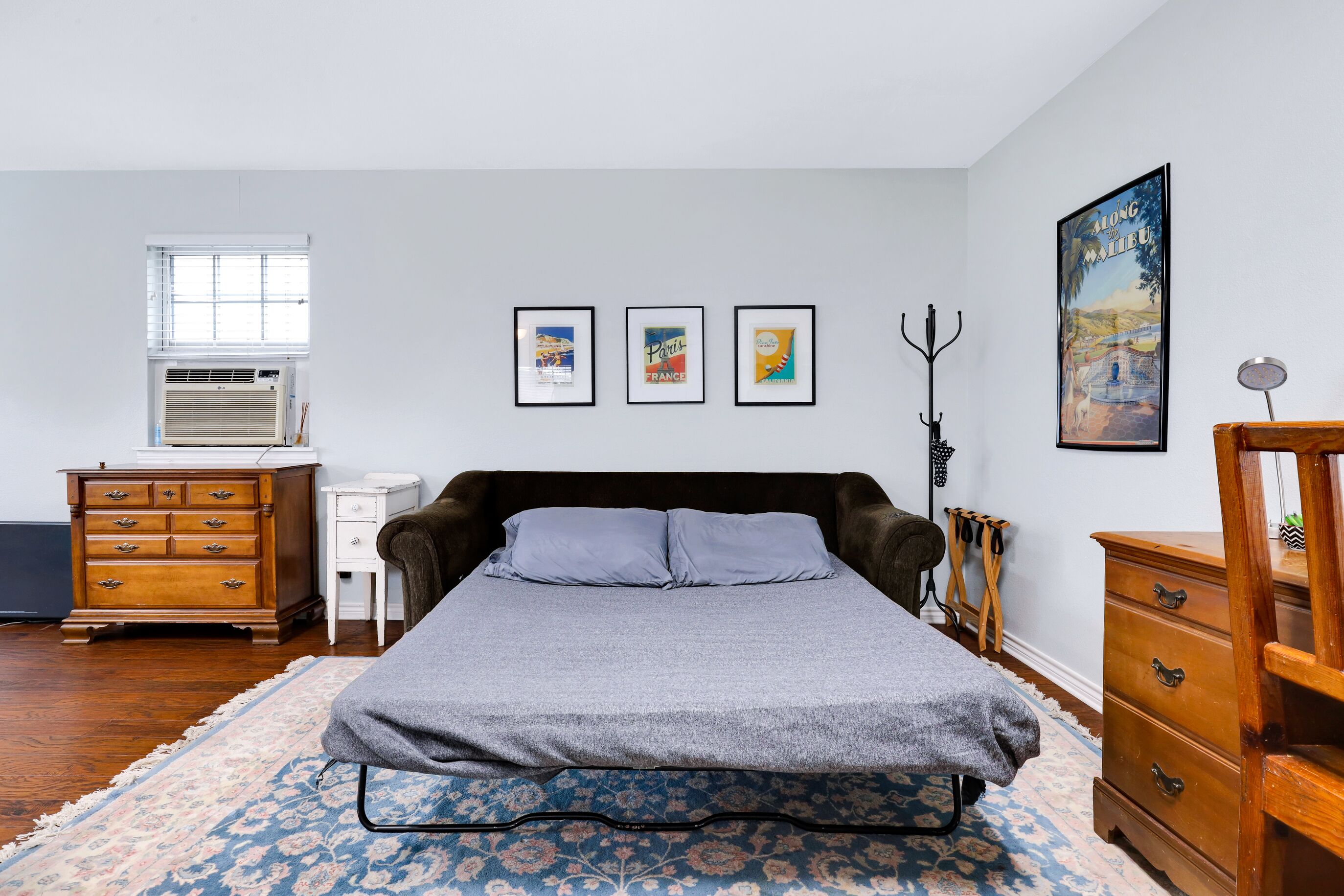 Studio apartment with golf course view halfway between SA and Boerne