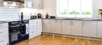 4 bedroom accommodation in Carlisle