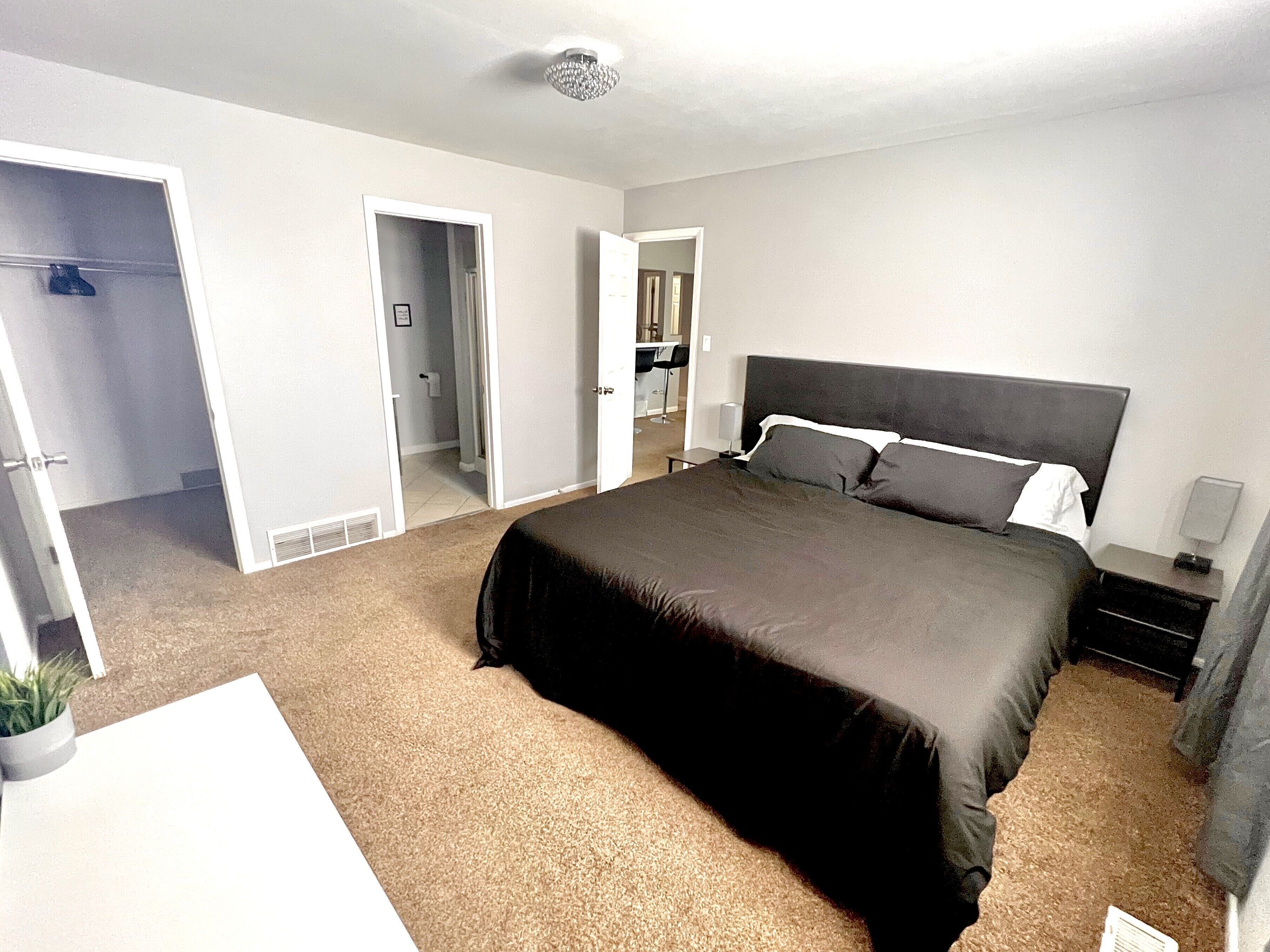 3 sovrum, skrivbord, strykjärn/strykbräda och gratis wi-fi