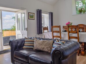 Unclassified image, 2 of 23, button