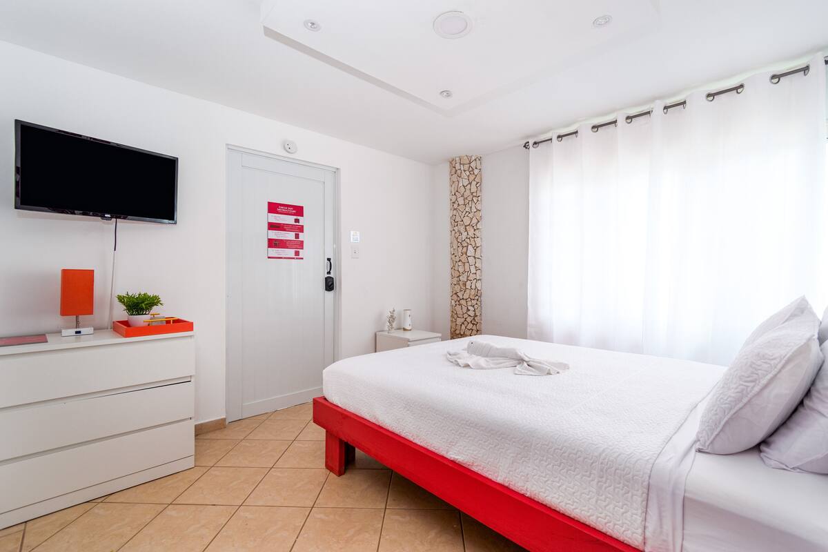 Individually decorated, individually furnished, bed sheets