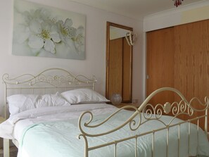 2 habitaciones, wifi gratis y ropa de cama 