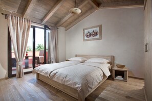 4 Schlafzimmer, Bügeleisen/Bügelbrett, Internetzugang, Bettwäsche
