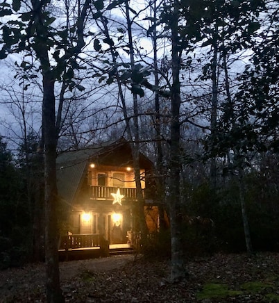 Big South Fork! Peaceful, Relaxing, On the Trails…Six Decks ~ Nature’s Paradise!