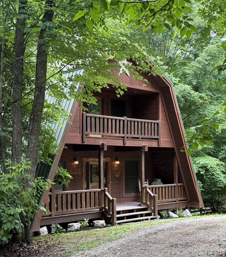 Big South Fork! Peaceful, Relaxing, On the Trails…Six Decks ~ Nature’s Paradise!