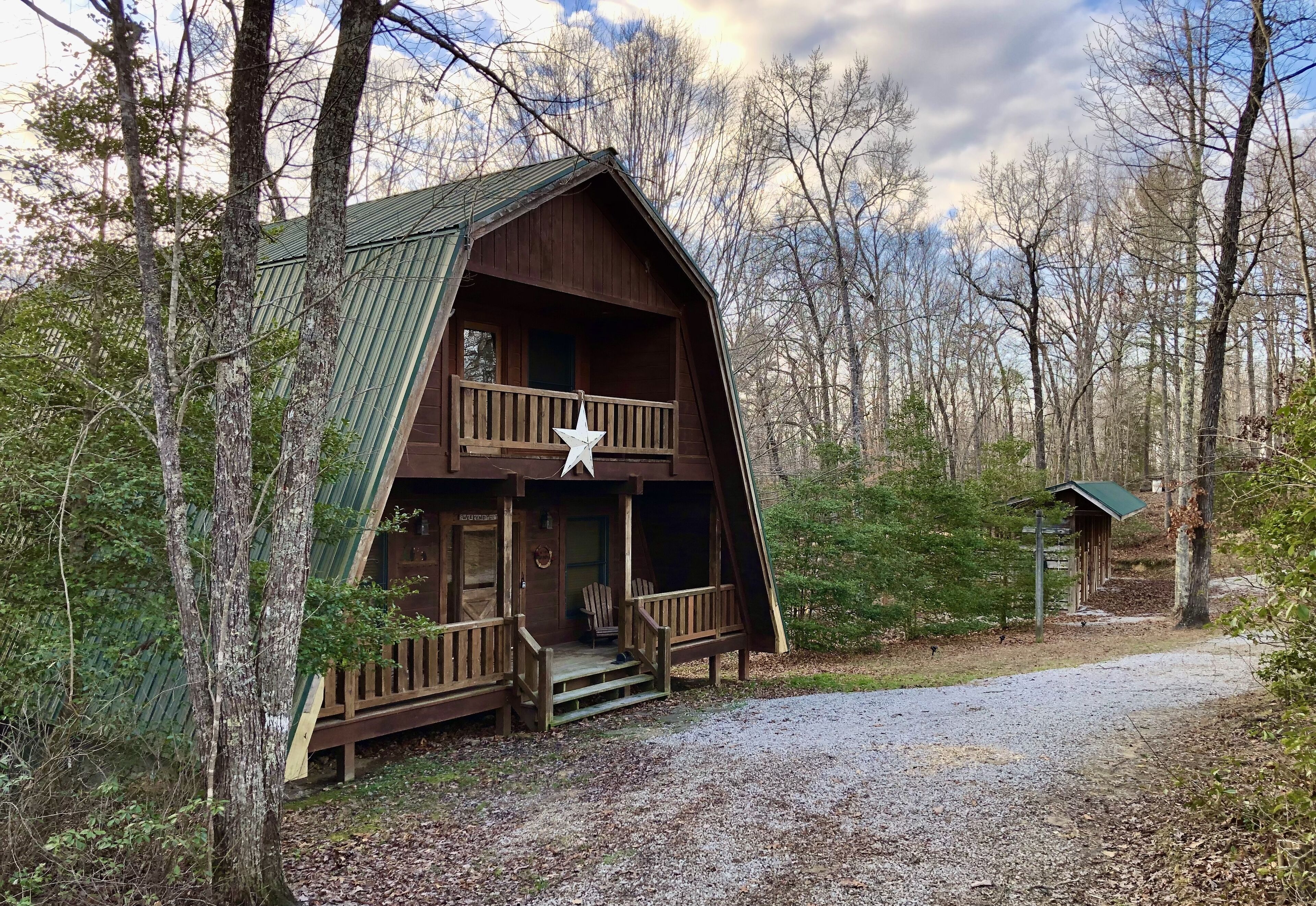 Big South Fork! Peaceful, Relaxing, On the Trails…Six Decks ~ Nature’s Paradise!