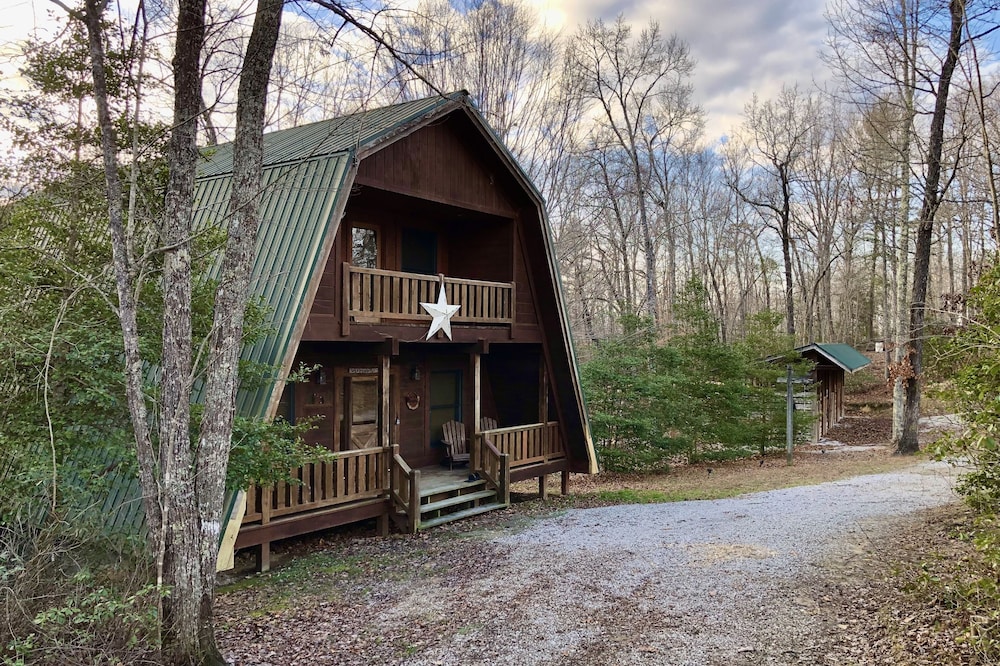 Big South Fork! Peaceful, Relaxing, On the Trails…Six Decks ~ Nature’s Paradise!