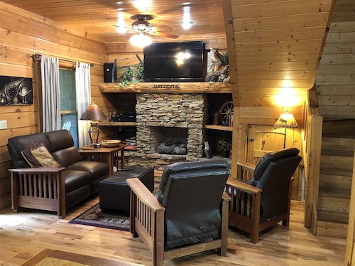 Big South Fork! Peaceful, Relaxing, On the Trails…Six Decks ~ Nature’s Paradise!