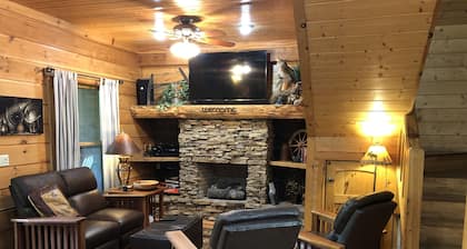 Big South Fork! Peaceful, Relaxing, On the Trails…Six Decks ~ Nature’s Paradise!