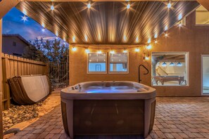 Terrace/patio - Sugarloaf House | Private Trail Access | Hot Tub | Game Room | OMG Red Rock Views (Sedona)