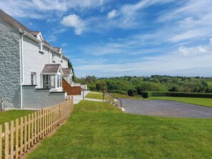 Exterior - Picked for its stunning sea views and surrounded by countryside. (Saundersfoot)